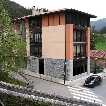Pension Txomin Ostatua Etxebarria Exterior foto